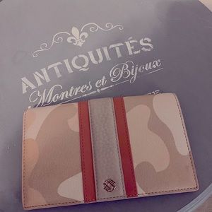 Travel accordion wallet